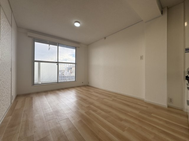 西宮市田代町の賃貸マンションの居間・リビング