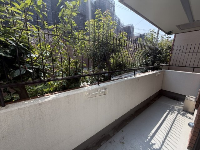 西宮市羽衣町の賃貸マンションのバルコニー