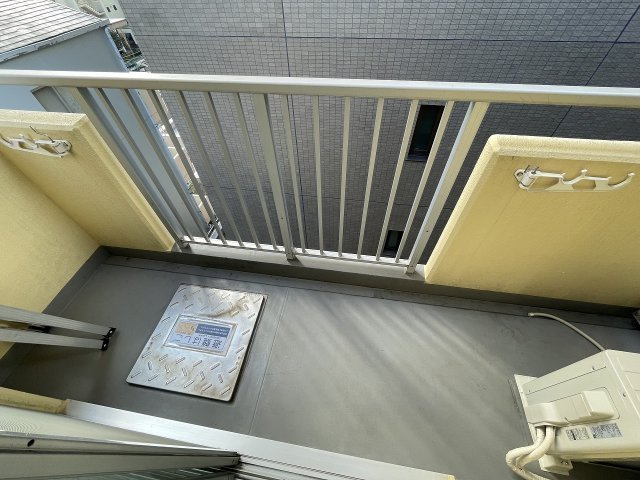 神戸市中央区八雲通１丁目の賃貸マンションのバルコニー