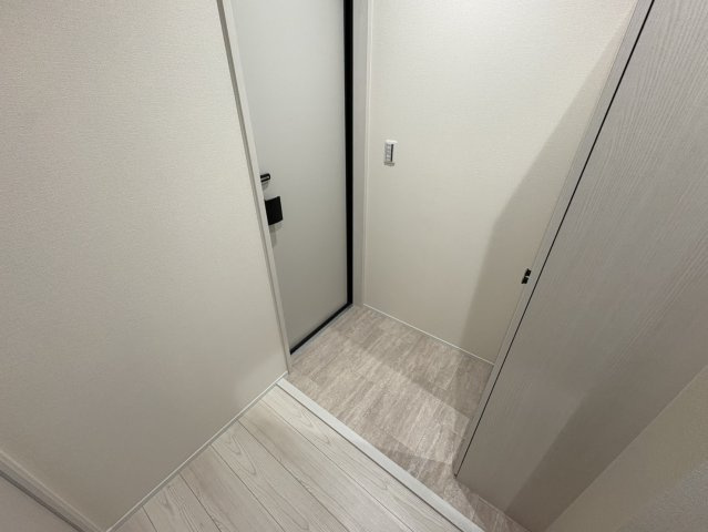 神戸市東灘区森北町４丁目のアパートの玄関