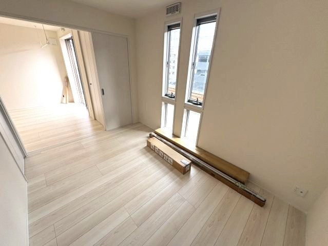 神戸市東灘区森北町４丁目のアパートの居間・リビング