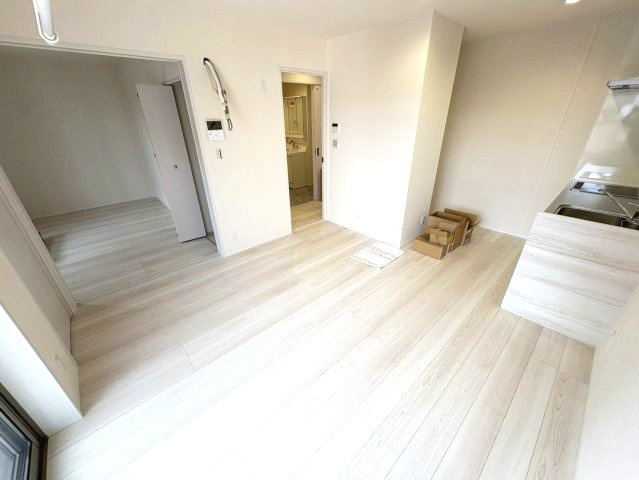 神戸市東灘区森北町４丁目のアパートの居間・リビング