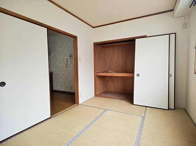 シャンテ本山の居間・リビング