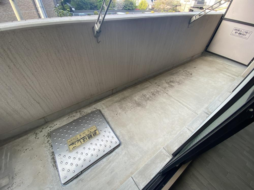 西宮市大井手町の賃貸マンションのバルコニー