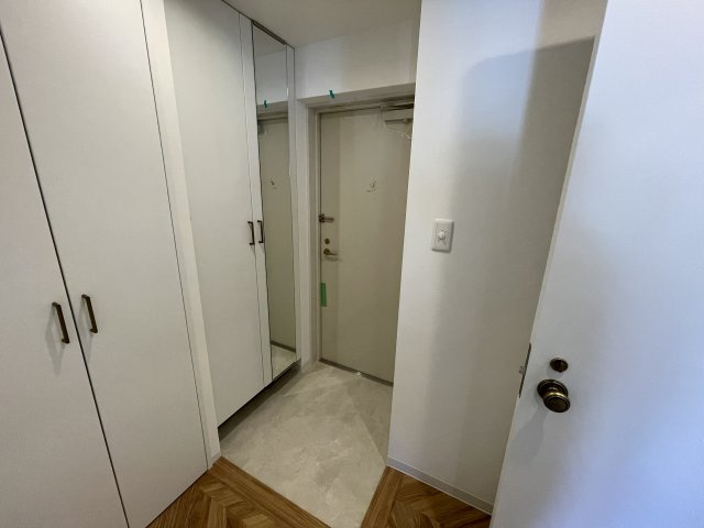 西宮市樋之池町の賃貸マンションの玄関