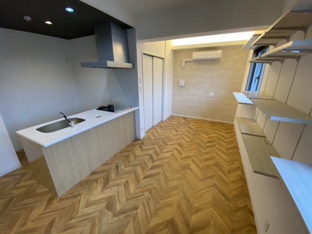 西宮市樋之池町の賃貸マンションの居間・リビング