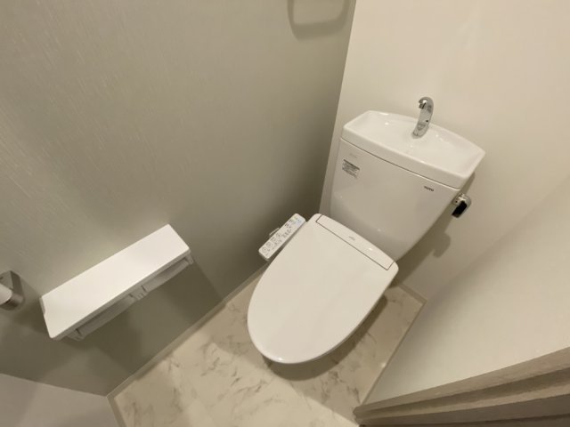 西宮市樋之池町の賃貸マンションのトイレ