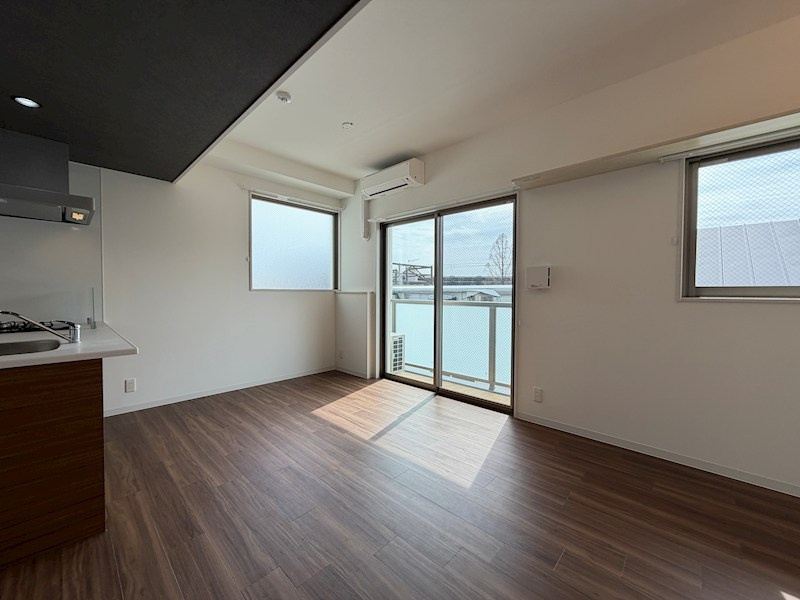 西宮市樋之池町の賃貸マンションの居間・リビング