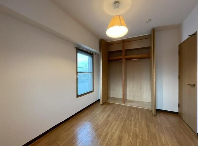 西宮市市庭町の賃貸マンションの居間・リビング