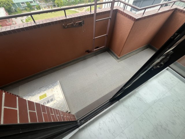 ライオンズマンション三宮磯上公園のバルコニー