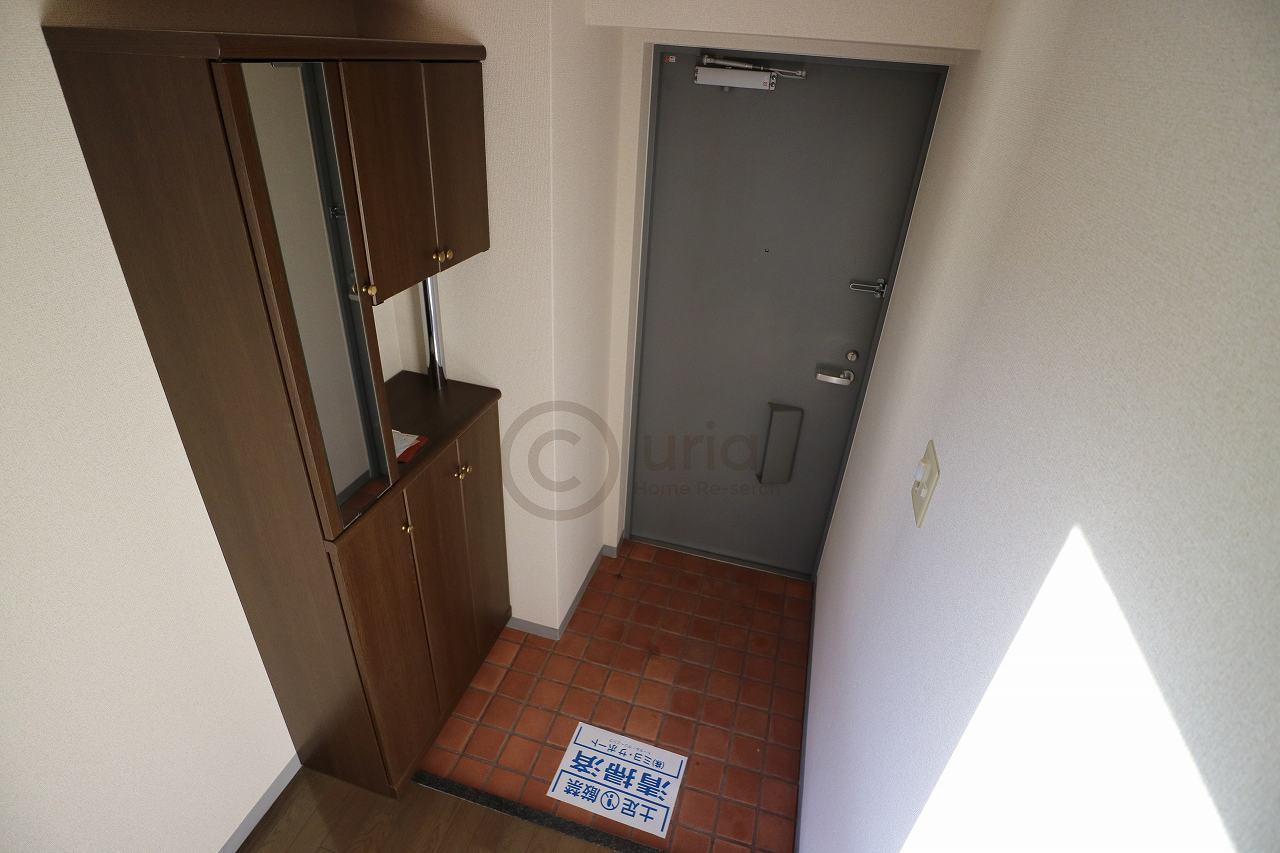 神戸市東灘区岡本３丁目の賃貸マンションの玄関