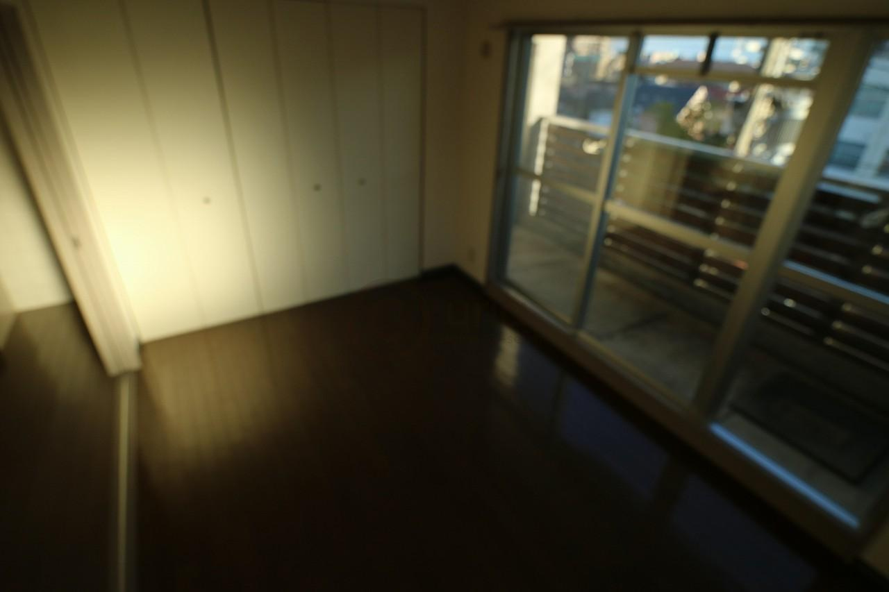 神戸市東灘区岡本３丁目の賃貸マンションの居間・リビング