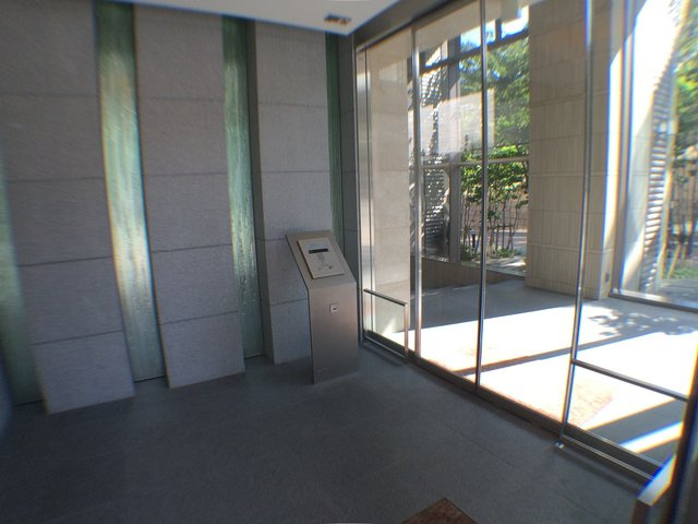 プラウドタワー神戸県庁前のエントランス