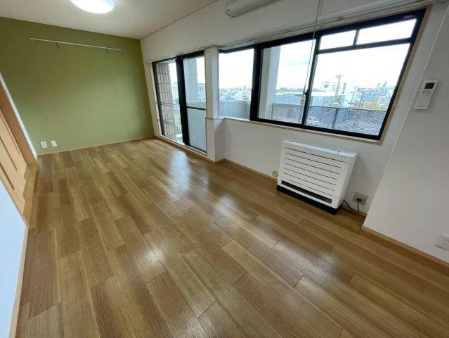 芦屋市松ノ内町の賃貸マンションの居間・リビング