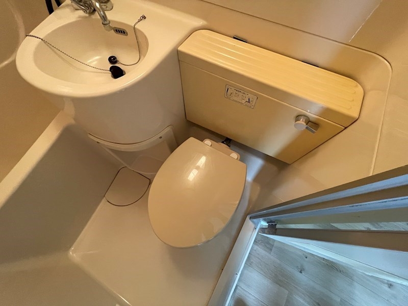 芦屋市西山町の賃貸マンションのトイレ