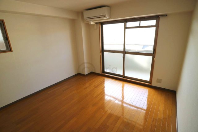 神戸市東灘区深江本町３丁目の賃貸マンションの居間・リビング