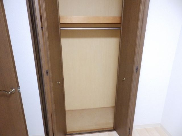 神戸市灘区篠原南町３丁目の賃貸マンションの収納