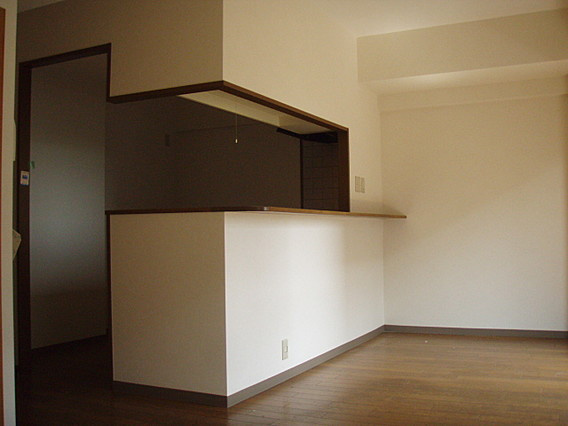 神戸市灘区篠原南町３丁目の賃貸マンションの居間・リビング