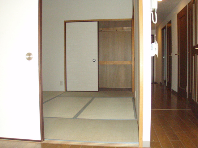 神戸市灘区篠原南町３丁目の賃貸マンションの和室