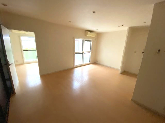 芦屋市南宮町の賃貸マンションの居間・リビング