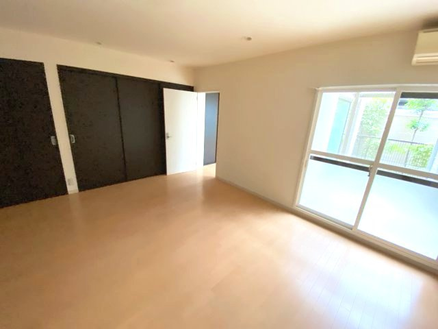 芦屋市南宮町の賃貸マンションの居間・リビング