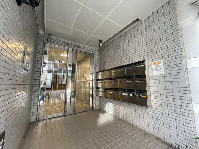 神戸市東灘区本山中町１丁目の賃貸マンションのエントランス