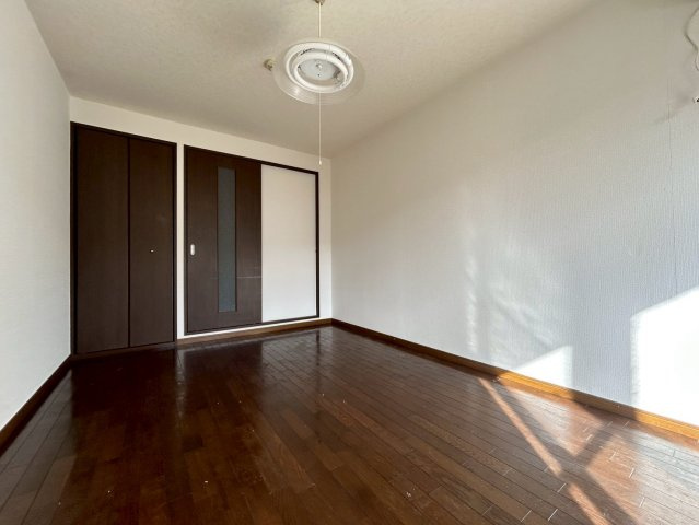神戸市東灘区岡本９丁目の賃貸マンションの居間・リビング