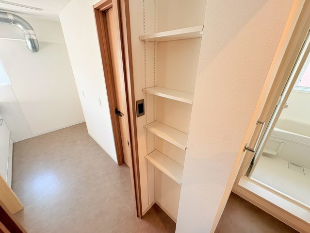 神戸市東灘区岡本８丁目の賃貸マンションの収納