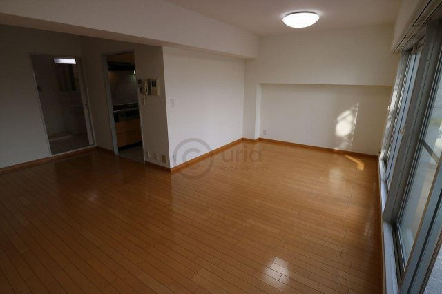 神戸市東灘区住吉東町４丁目の賃貸マンションの居間・リビング