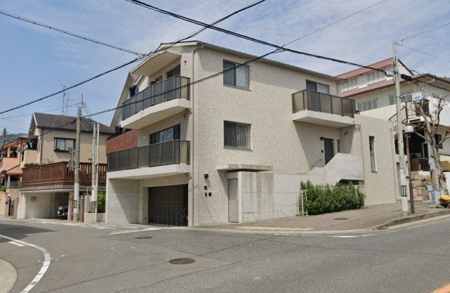 神戸市灘区篠原北町１丁目の一戸建て