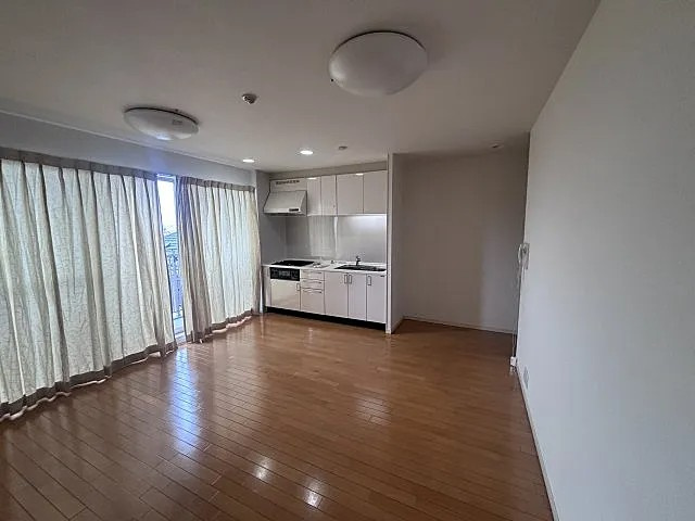 神戸市灘区青谷町３丁目の賃貸マンションの居間・リビング