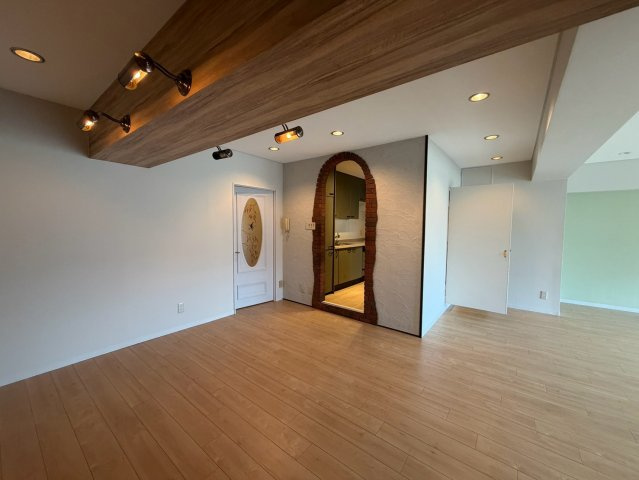 神戸市東灘区住吉東町２丁目の賃貸マンションの居間・リビング