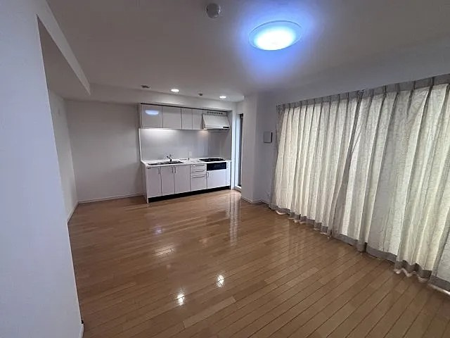 神戸市灘区青谷町３丁目の賃貸マンションの居間・リビング