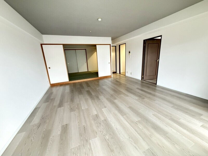 西宮市老松町の賃貸マンションの居間・リビング