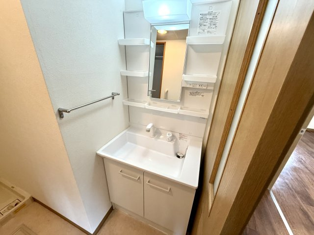 西宮市市庭町の賃貸マンションの洗面所