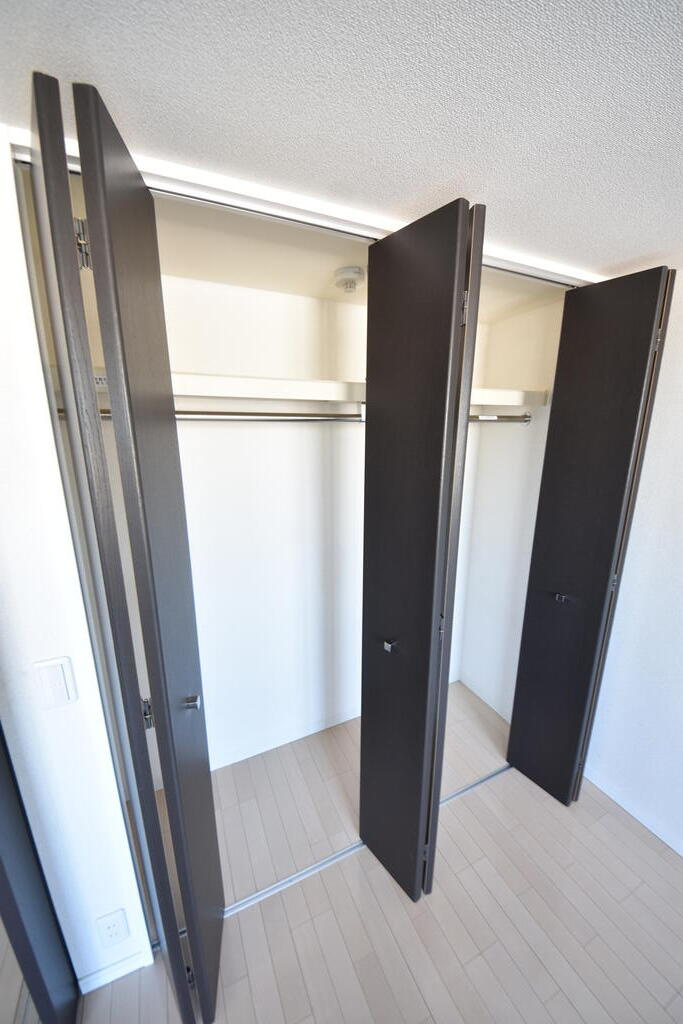 神戸市中央区八雲通６丁目の賃貸マンションの収納