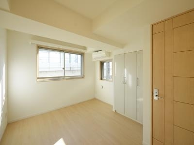 【洋室】 | スペーシア三軒茶屋弐番館
