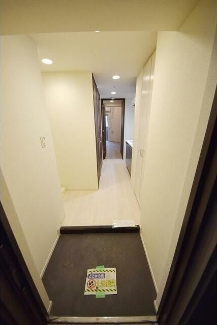 プレサンスジェネ浅草イーストの玄関