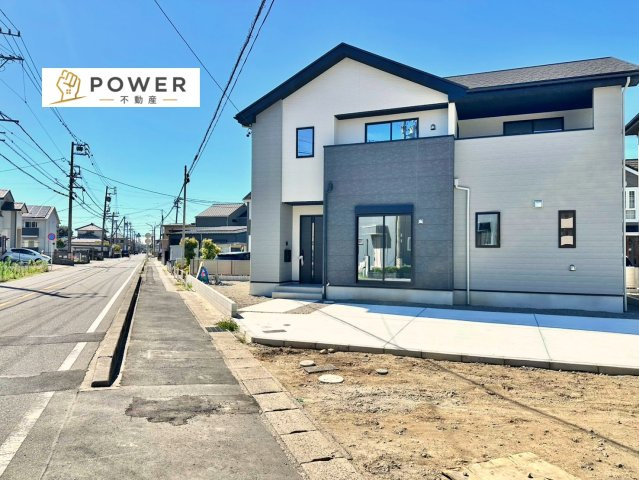 リガーレ　岡崎市中島町１期の前面道路含む現地写真|十分なゆとりがあり、邸宅としての佇まいをより一層引き立てております。上品な住環境をお約束いたします。