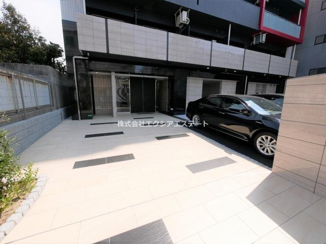 ラシーヌ天王寺町南の駐車場