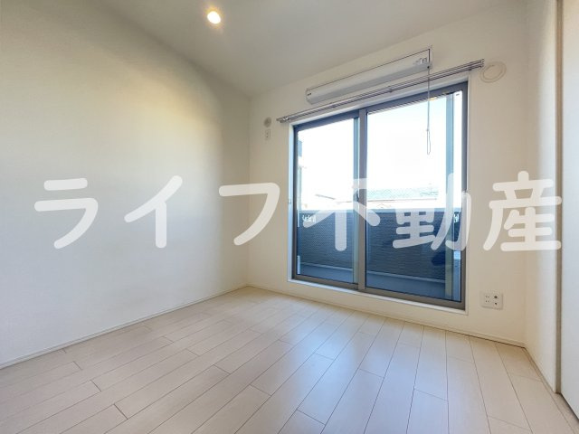 ノーヴェ ルーチェの洋室|使い勝手のいい洋室です