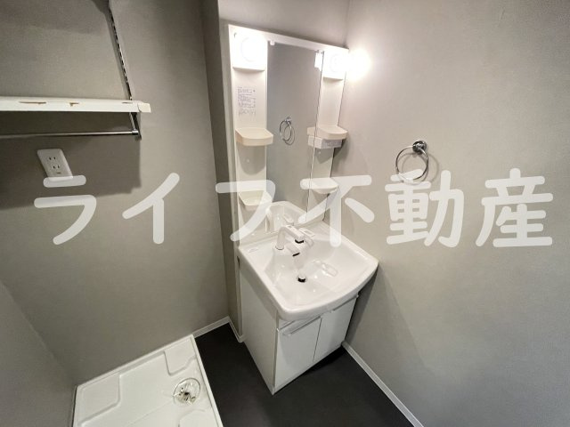 ノーヴェ ルーチェの独立洗面台|使いやすい独立洗面台です