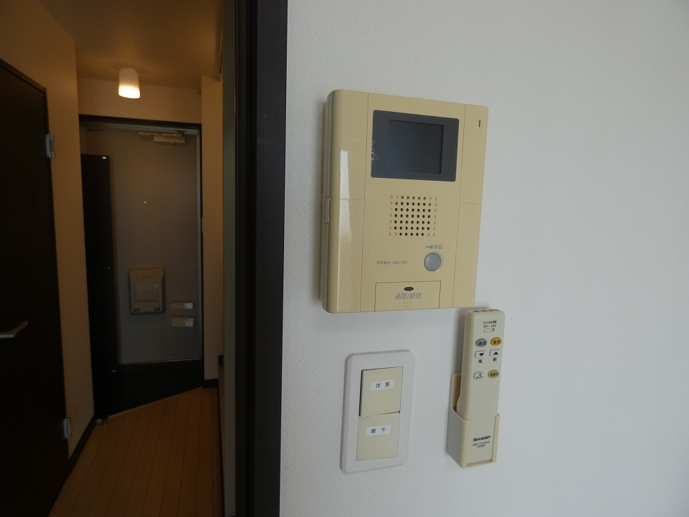 シャルマン安次嶺原のセキュリティ|モニター付きインターホンです