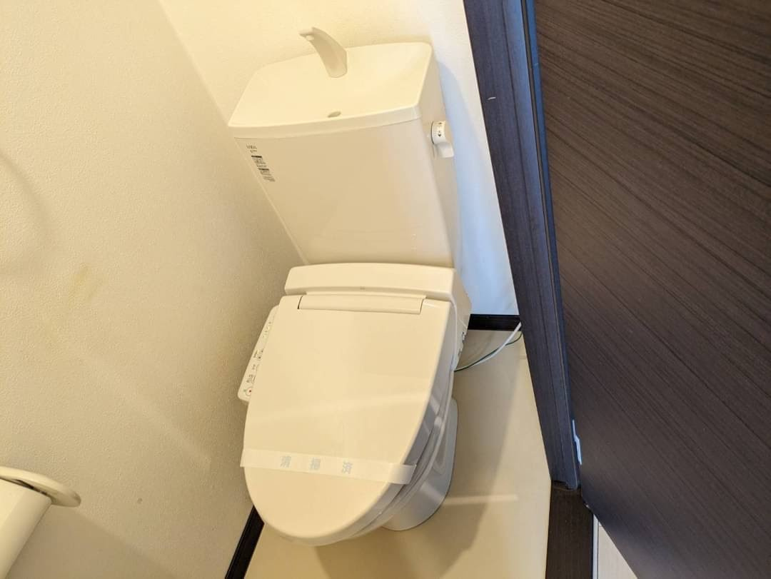 シャルマン安次嶺原のトイレ|温水洗浄便座付きです