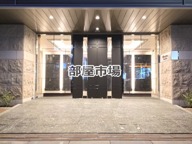 ライジングプレイスKAMEIDOのエントランス
