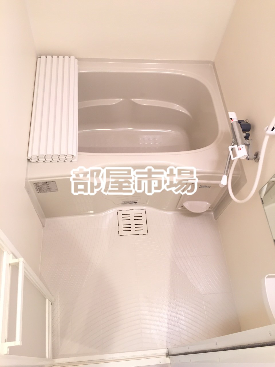 ライジングプレイスKAMEIDOの浴室