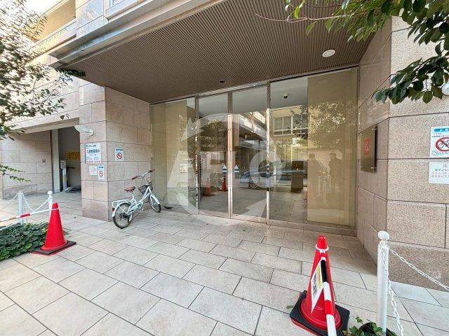 コスモリード谷町六丁目のエントランス|ドゥーエ谷町　キレイな外観