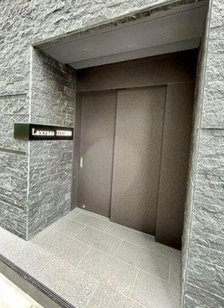 ラクラス浅草のエントランス