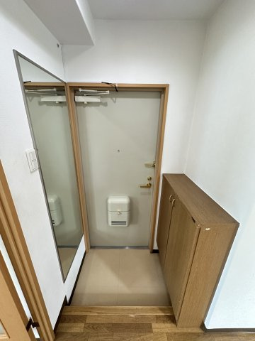 大阪市中央区谷町７丁目の賃貸マンションの玄関