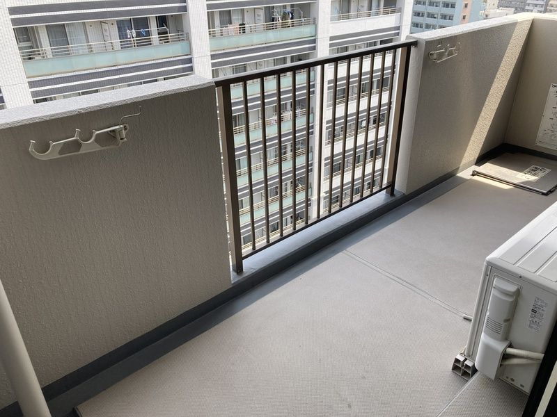 アビターレ駅南のバルコニー